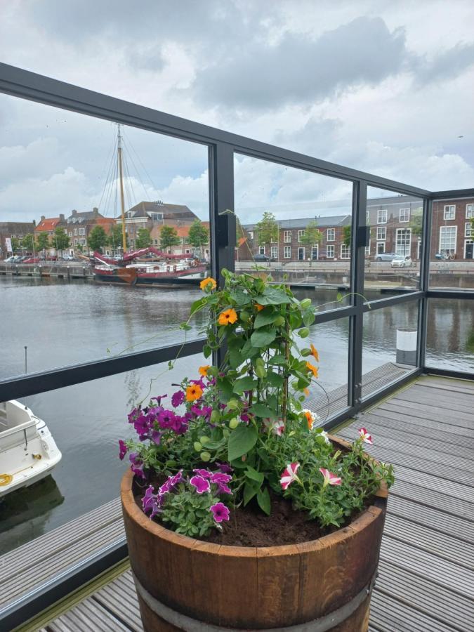 Boutique Hotel De Oude Veste เฮเลวุทสไลส์ ภายนอก รูปภาพ